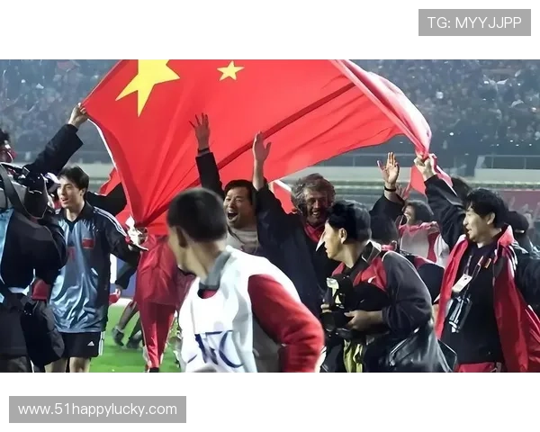 国足逆转晋级亚洲杯四强年轻球员爆发点燃全国球迷热情