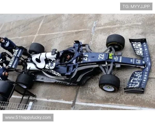 F1赛季精彩纷呈 新车技术升级和车队战略调整引发热议 F1赛季精彩纷呈 新车技术升级和车队战略调整引发热议