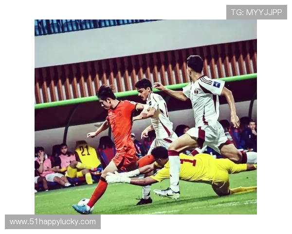 国家队迎关键战新帅首秀引发球迷高度关注备战预选赛全力冲击出线