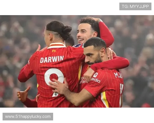 足坛风云再起：世界级球员转会风暴，顶级联赛新赛季竞争加剧